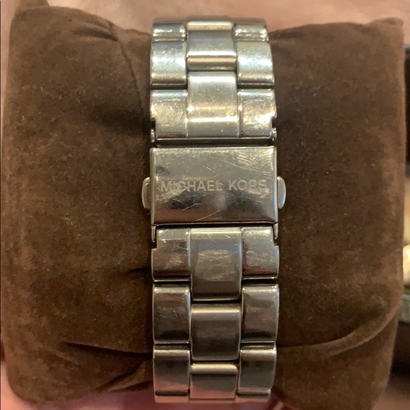 Michael Kors silver watch - Picture 2 of 2